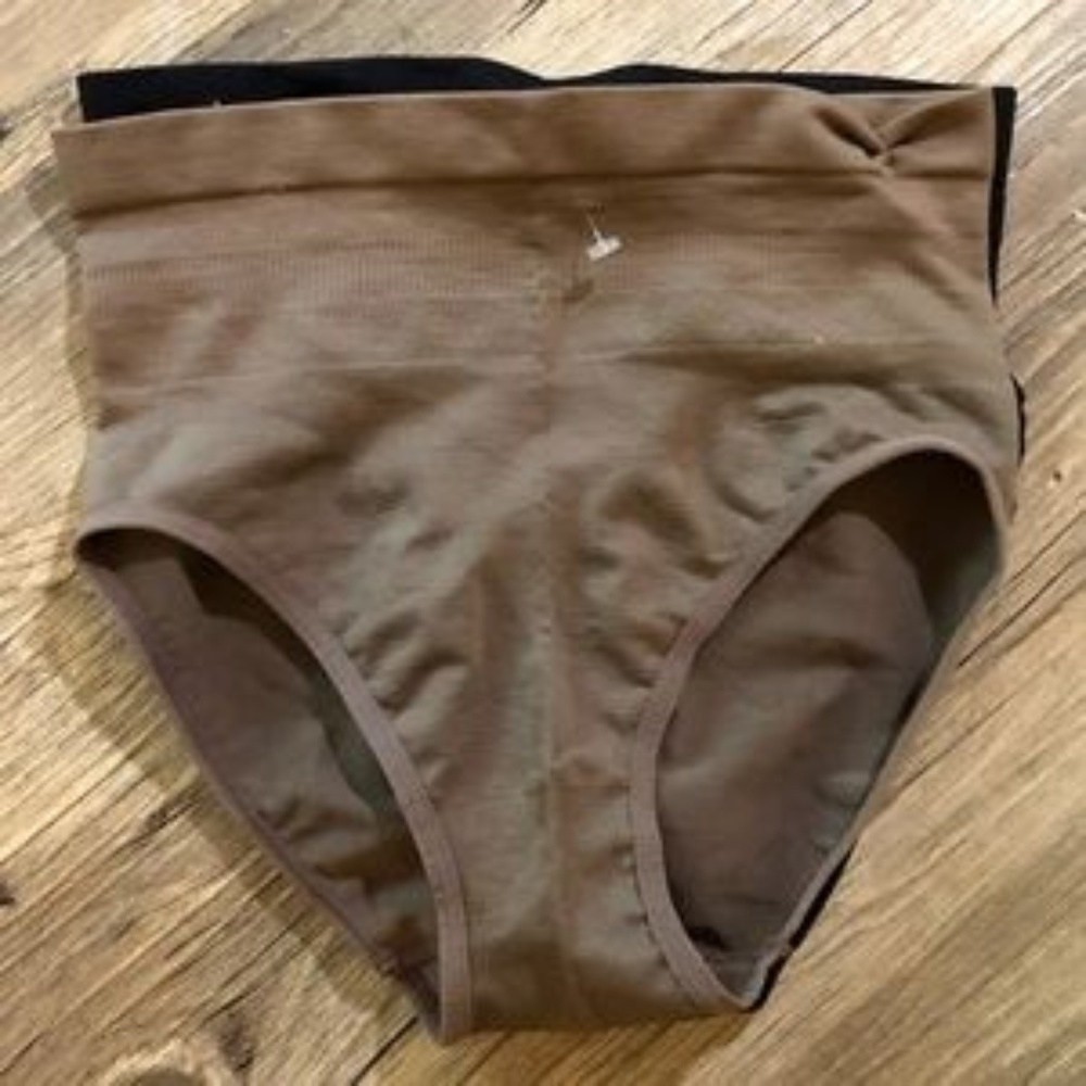 $10 CLEARANCE! Skinny Girl Shaping Seamless Brief Two-Pack - Picture 5 of 7